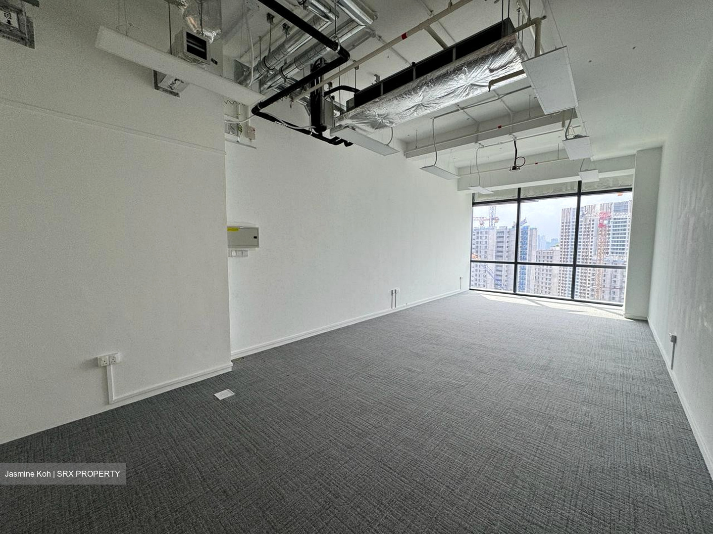 Woods Square (D25), Office #606407741